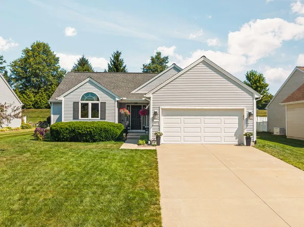 521 Marblewood Ln, Saline, MI 48176