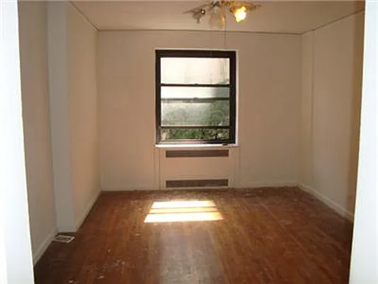 Sold by Luxor Homes & Investment Realty | media 6