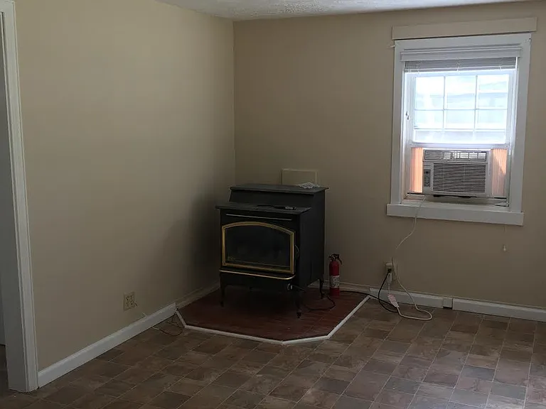 4568 Old Clear Creek Rd — Photo 4