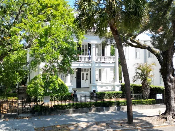 180 Broad St APT E, Charleston, SC 29401