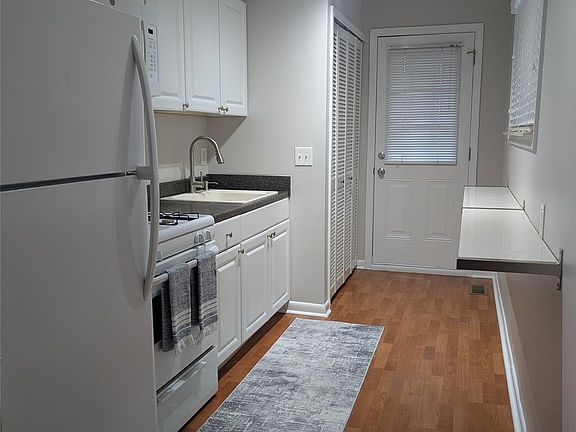 4th image of 6023 N Globe St
