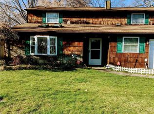 21 Executive Rd, Selden, NY 11784