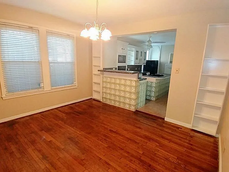 1409 Wentworth St #1 — Photo 4