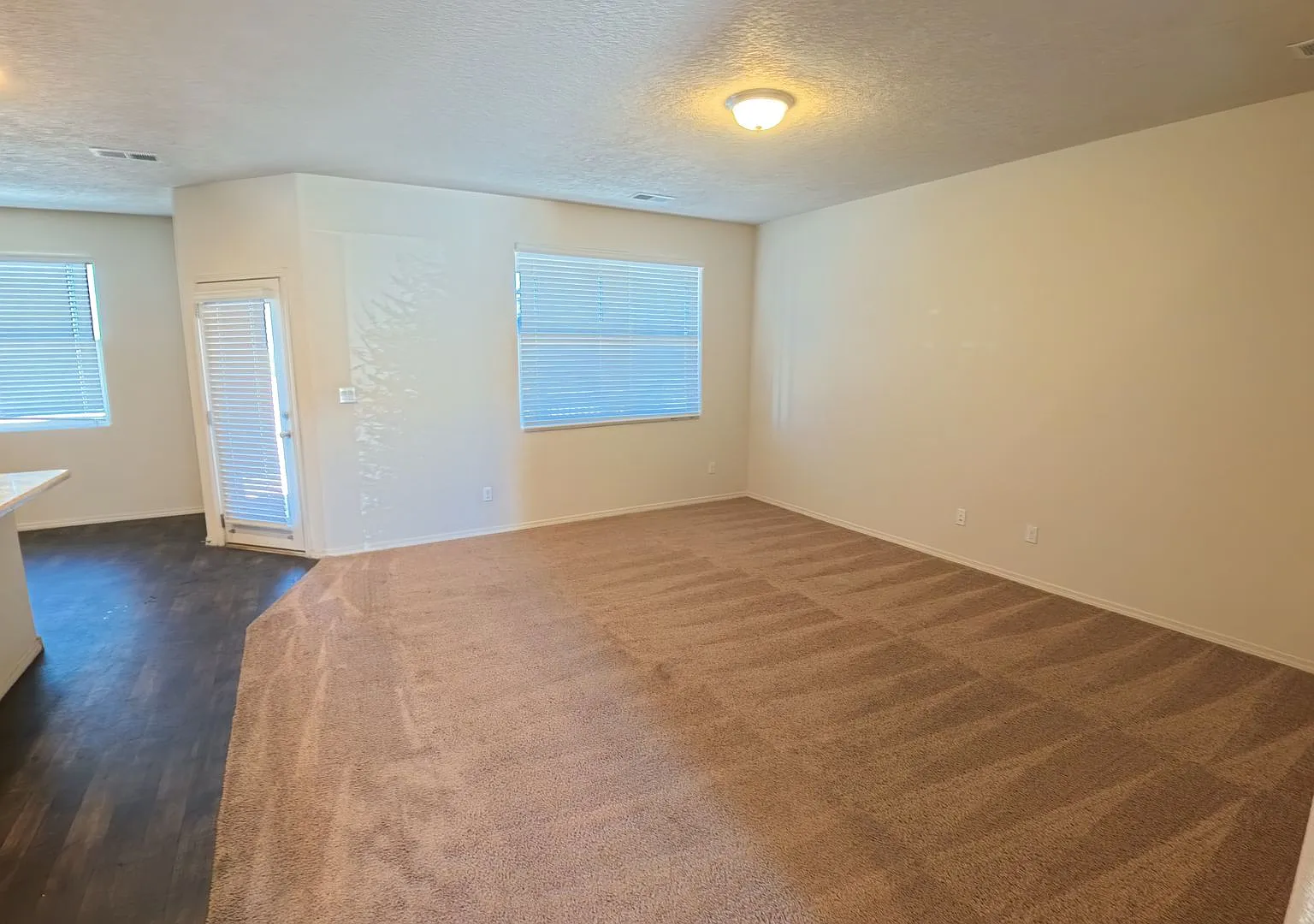 **Beautiful 3-Bedroom Home with Spacious Loft in Los Lunas, NM — Photo 2