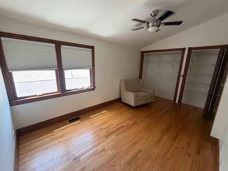 5042 N Winchester Ave #3 — Photo 8