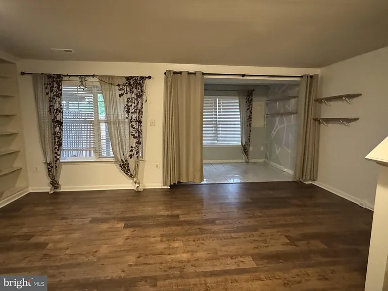 10250 Magnolia Grove Dr — Photo 3