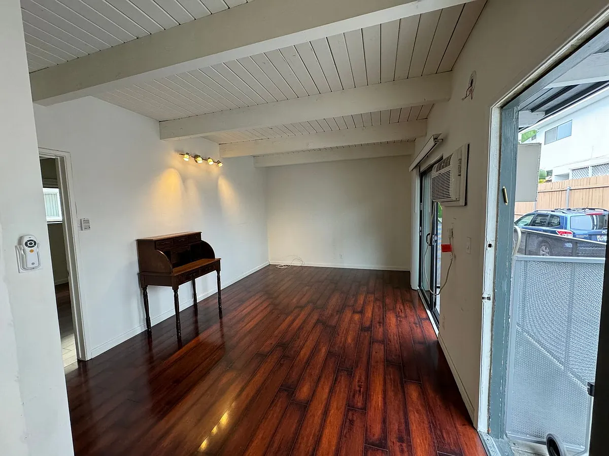 Building Photo - key3538