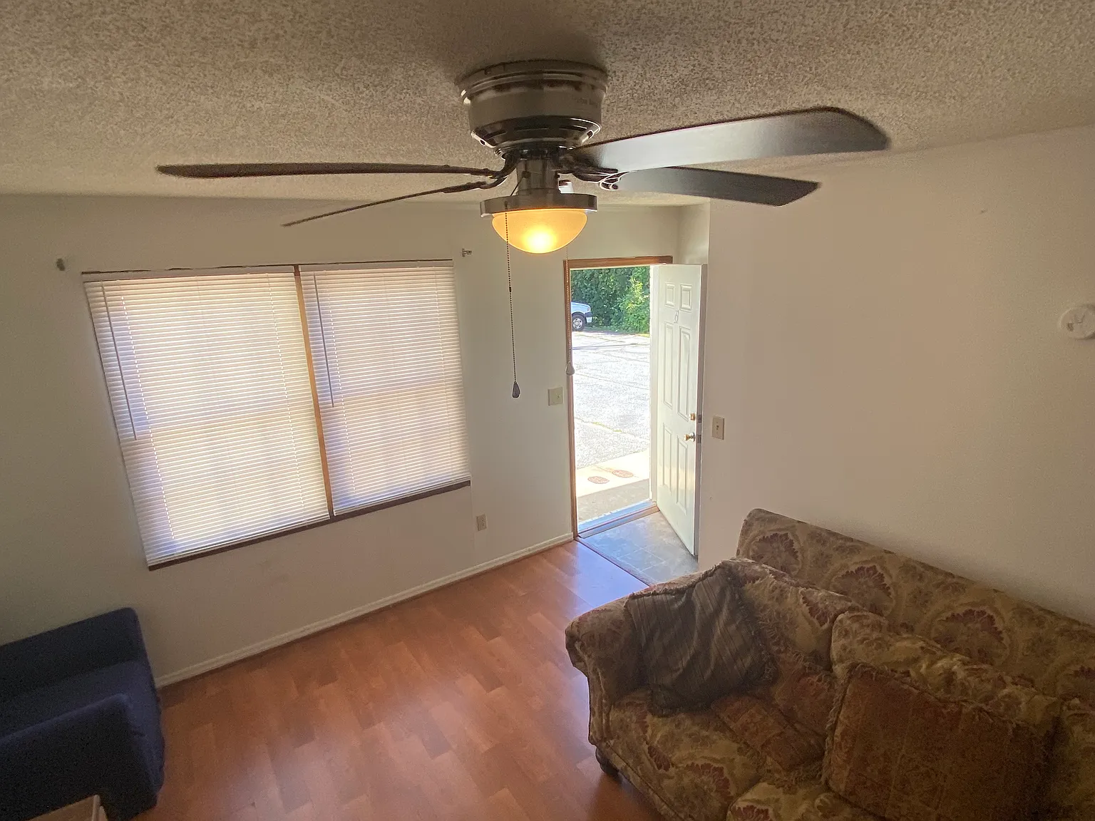 820 College Ave — Photo 4