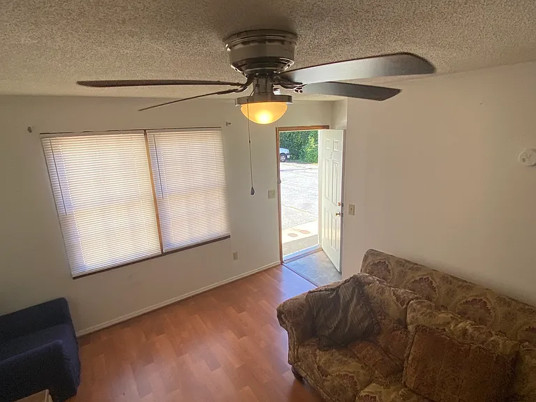 820 College Ave #10 — Photo 4