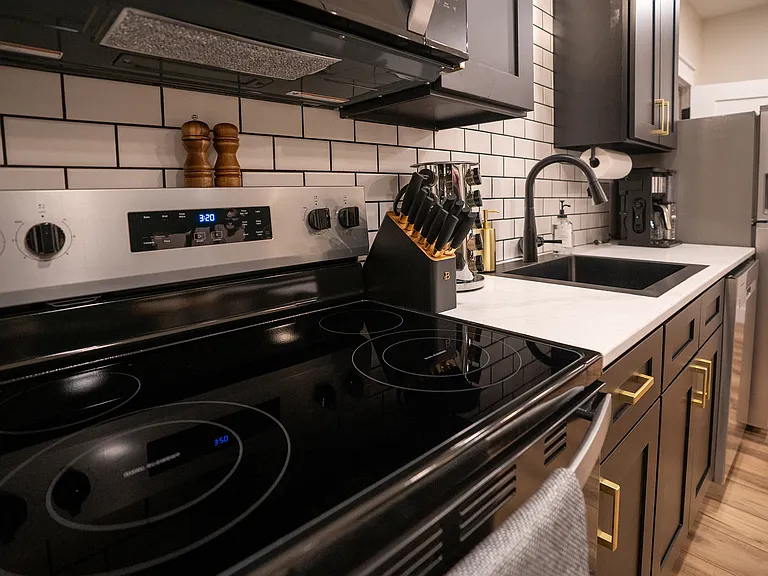 105 E Poplar St #A — Photo 12