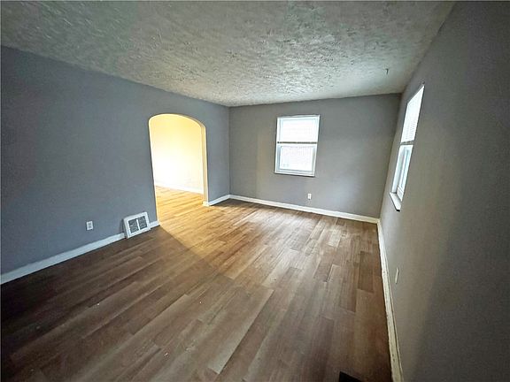 4th image of 5901 Verona Rd