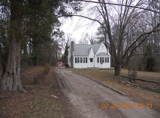 1114 Old Williamsburg Rd, Sandston, VA 23150