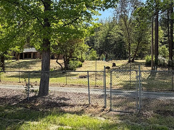 4th image of 780 Covered Bridge Rd