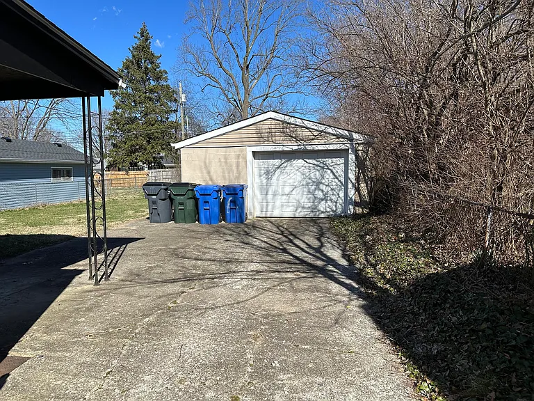 635 Longview Dr — Photo 24