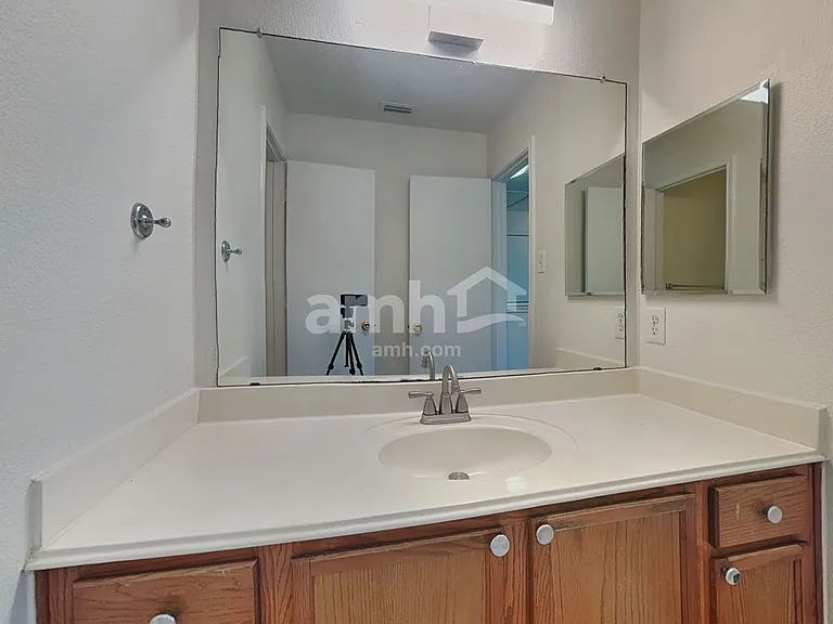 4405 Statesman Ln — Photo 21
