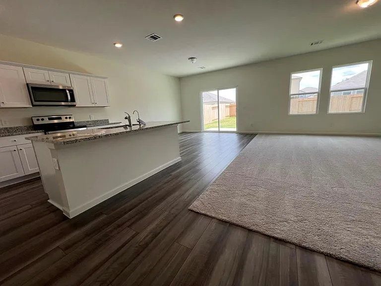 1005 Wild Enclave Ln — Photo 2