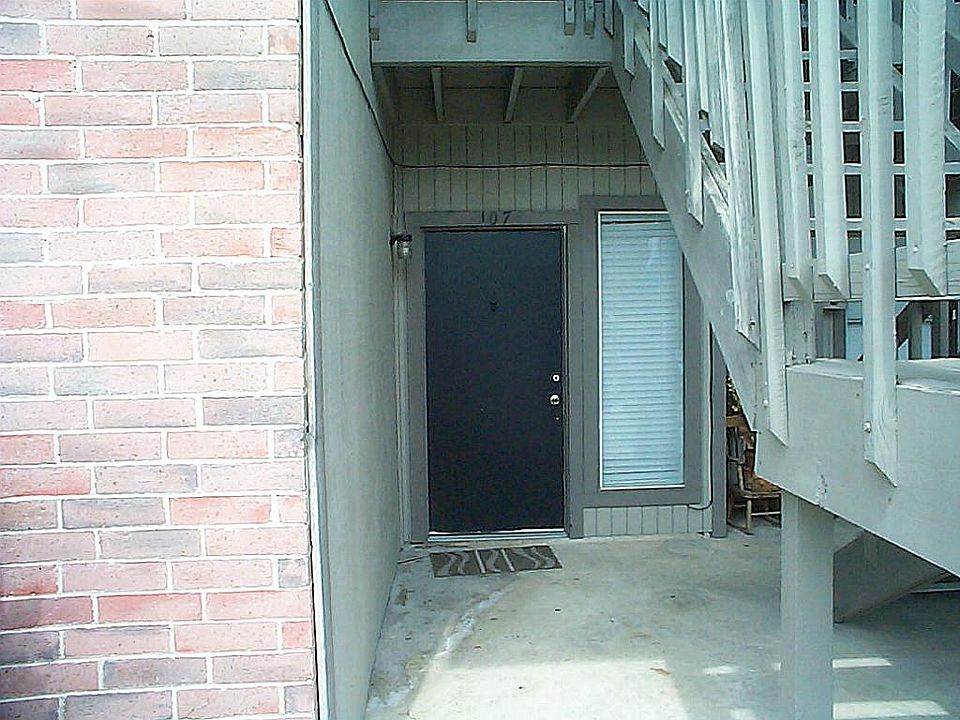1st image of 418 Garland Dr APT 107