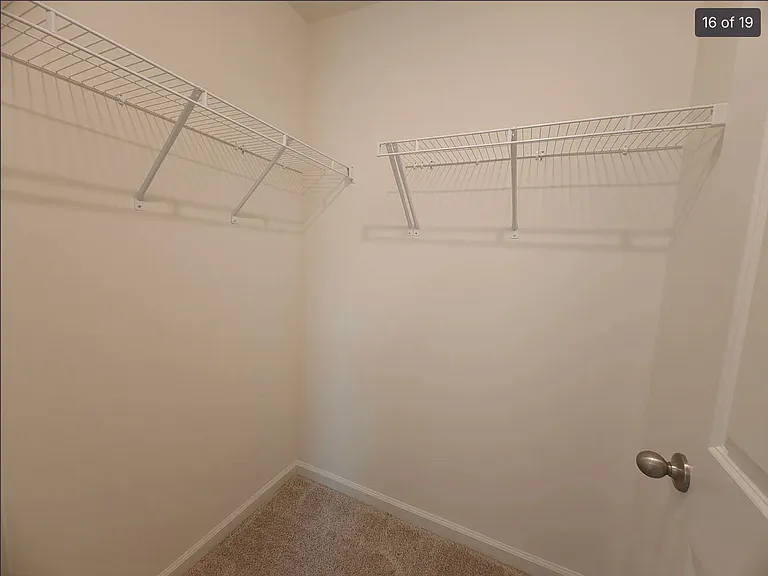 511 Eastwood Dr — Photo 16
