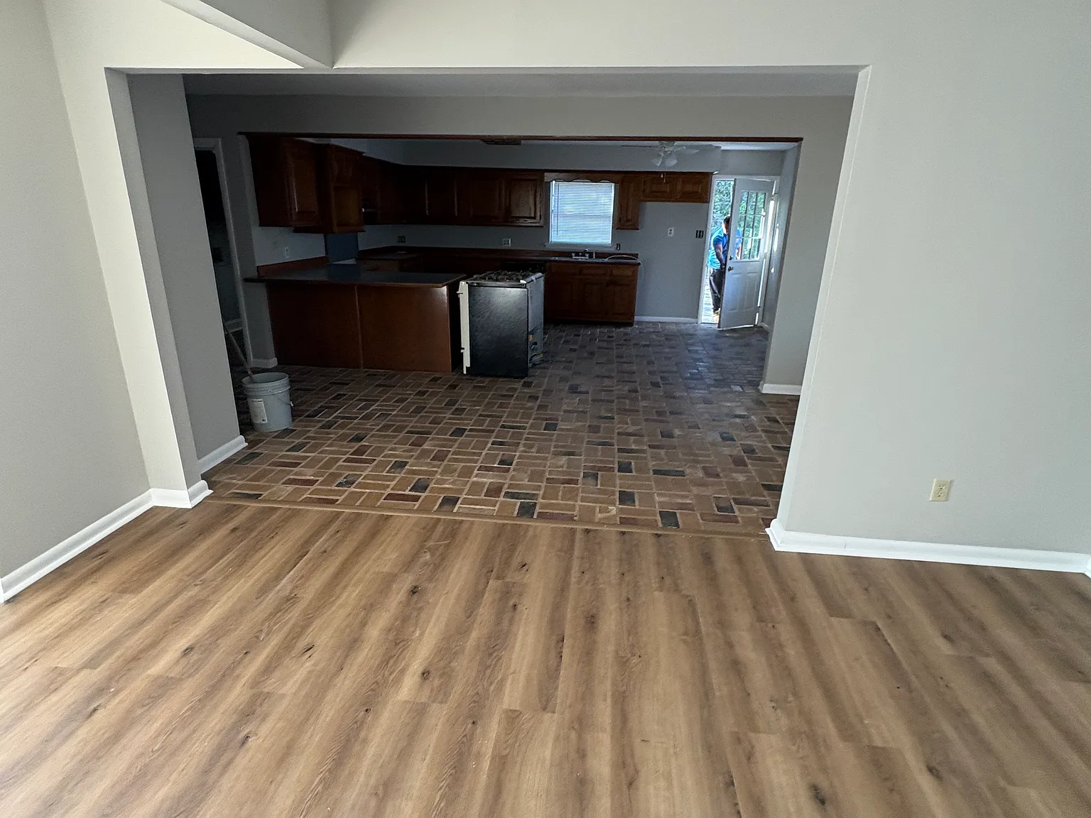 3 bed, 1.5 bath, 1518 sqft, $1,400 — Photo 4