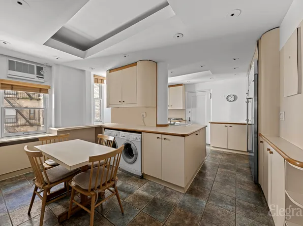 175 Riverside Drive image 10 of 17