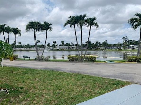 44 Bridgette Blvd, Lake Worth, FL 33463
