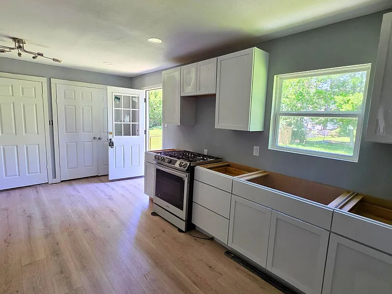 502 Azalea Dr — Photo 8