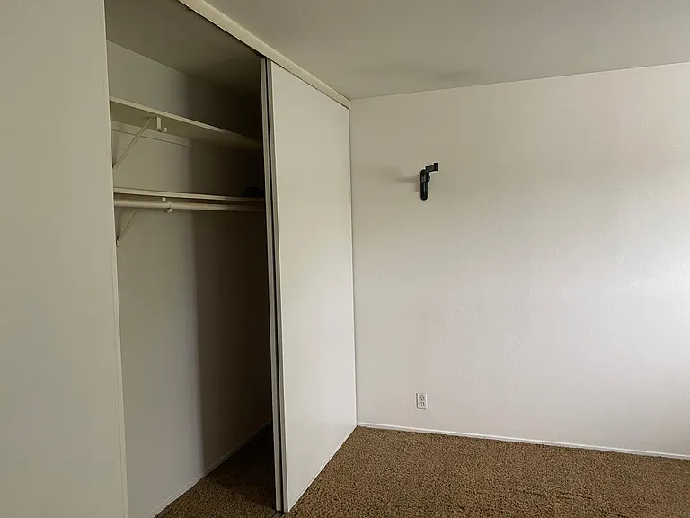 226 Albion Ave #B — Photo 5