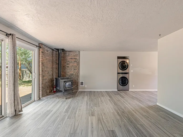 2639 NE Harvey Ln — Photo 9