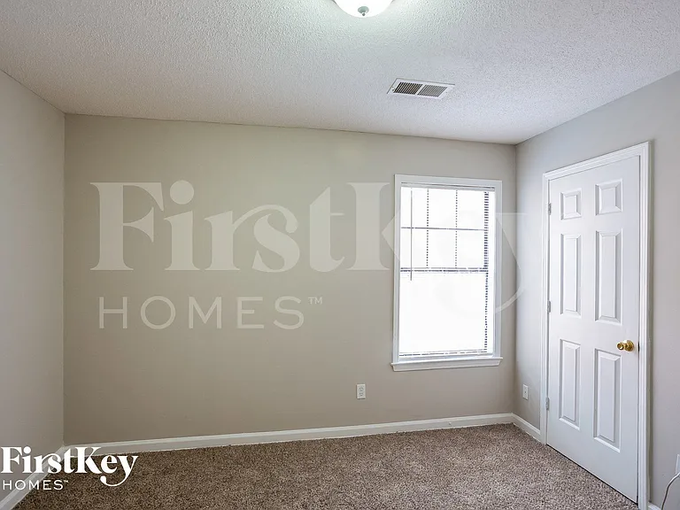 4812 Barkshire Dr — Photo 9