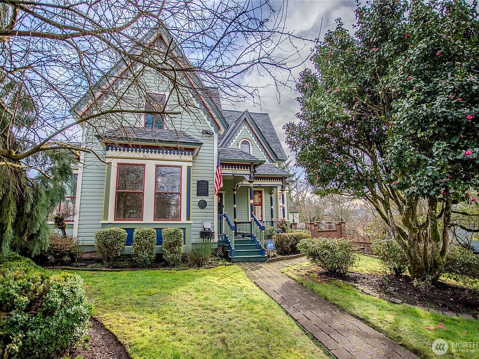 1st image of 1239 8th Avenue SE