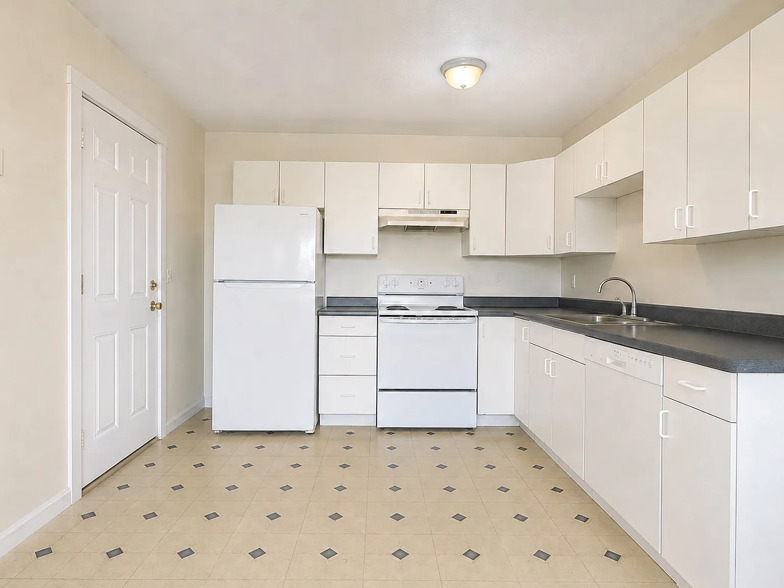 2 bed, 750 sqft, $2,650 — Photo 2