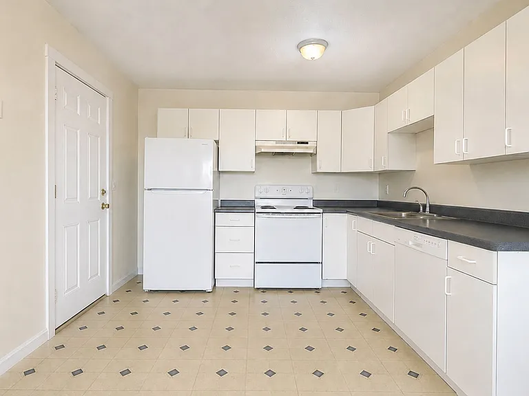 197 Calumet St #14 — Photo 2