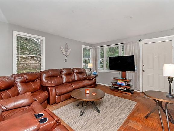 4th image of 1255 Garland St