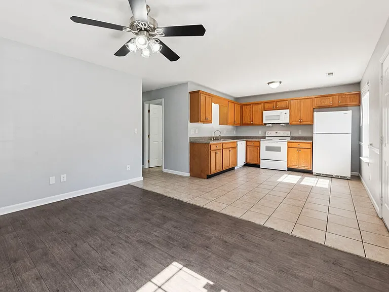 Home Place Apartments — Photo 15