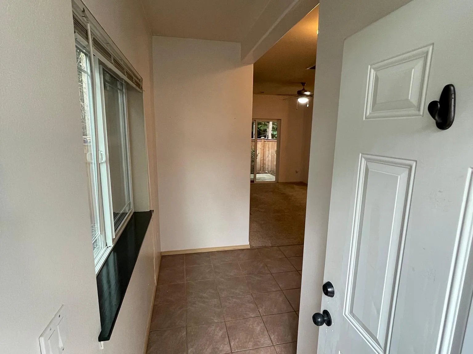 3 bed, 2.5 bath, 1408 sqft, $2,700 — Photo 4
