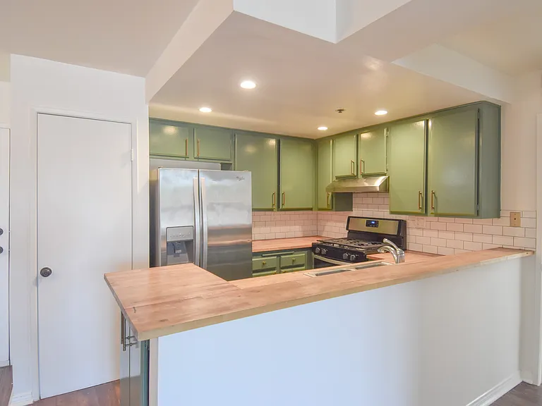 5143 Bakman Ave #206 — Photo 15