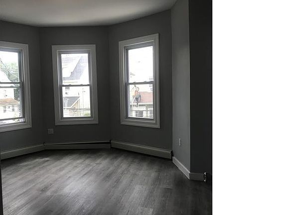 4th image of 32 Mulberry St