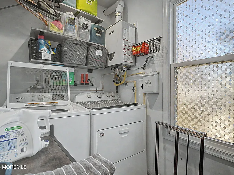 10 Center St — Photo 16