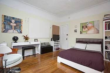 Rented by Barkoff Residential 