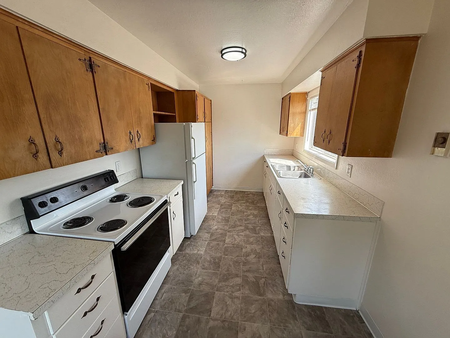 1 bed, 1.0 bath, 680 sqft, $1,095 — Photo 4