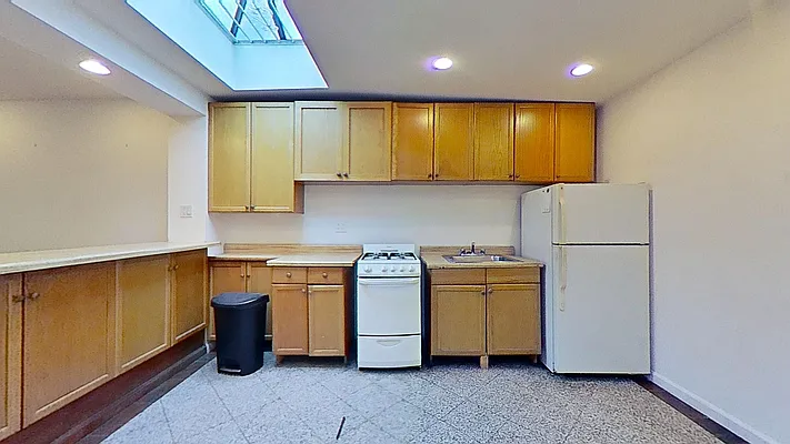 Rented by Bond New York | media 21