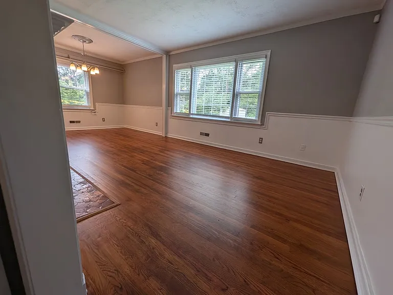 7514 Greengate Dr — Photo 3