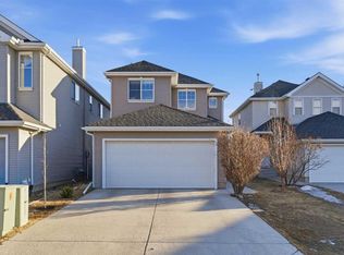 129 N Cougartown Cir SW, Calgary, AB T3H 0A4