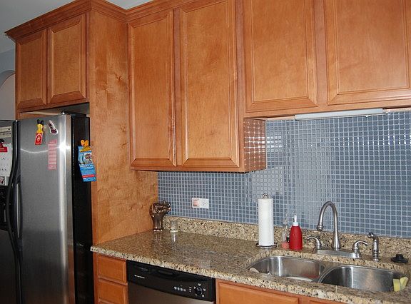 5th image of 4613 S Langley Ave #3N