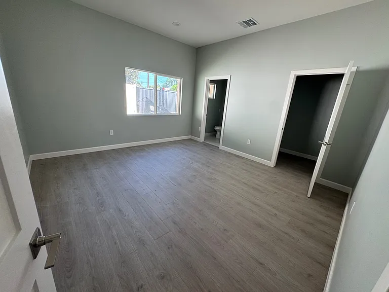 16659 Nordhoff St — Photo 15