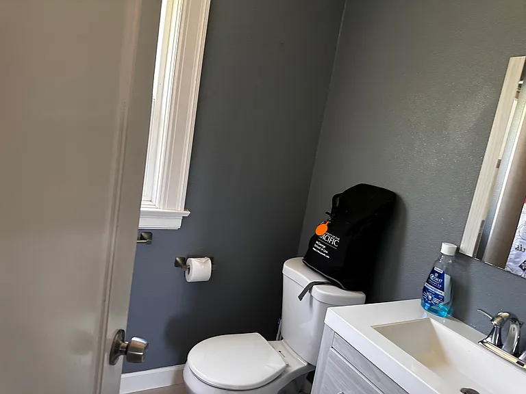 820 Bristol Ave — Photo 5
