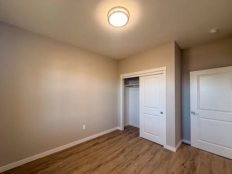 5534-5564 Skyline Rd S — Photo 68