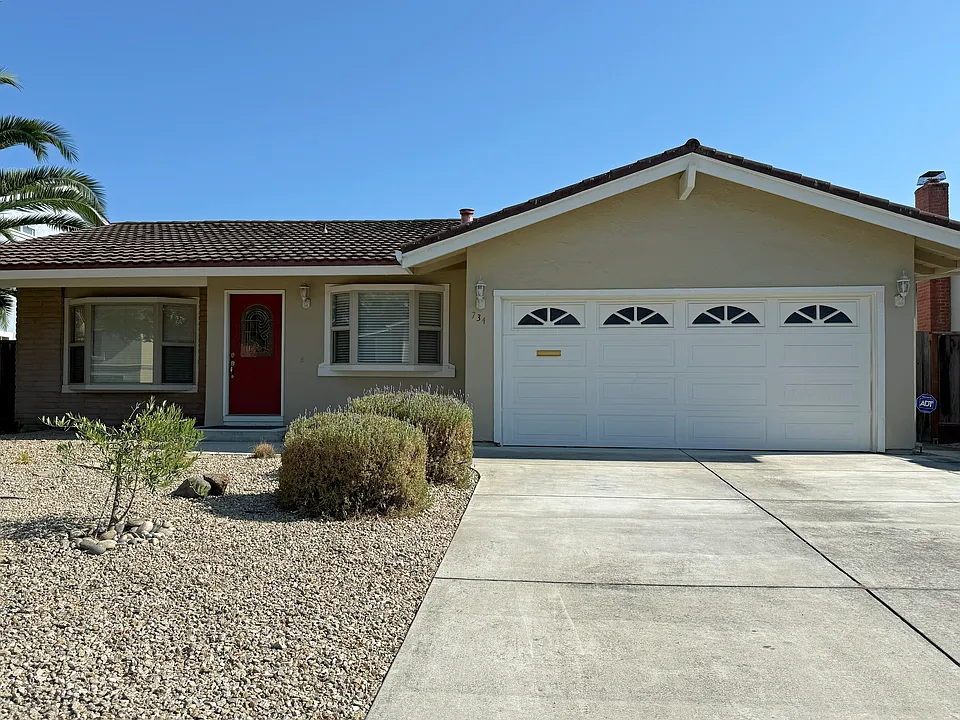 734 Bamboo Dr