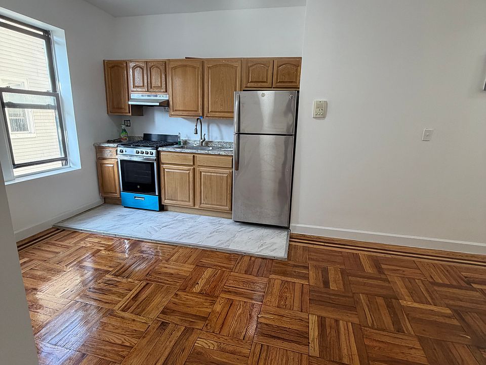 1st image of 1721 Hobart Ave APT 1