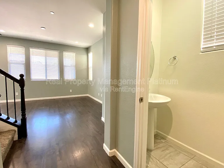 2534 Mustang Dr — Photo 11